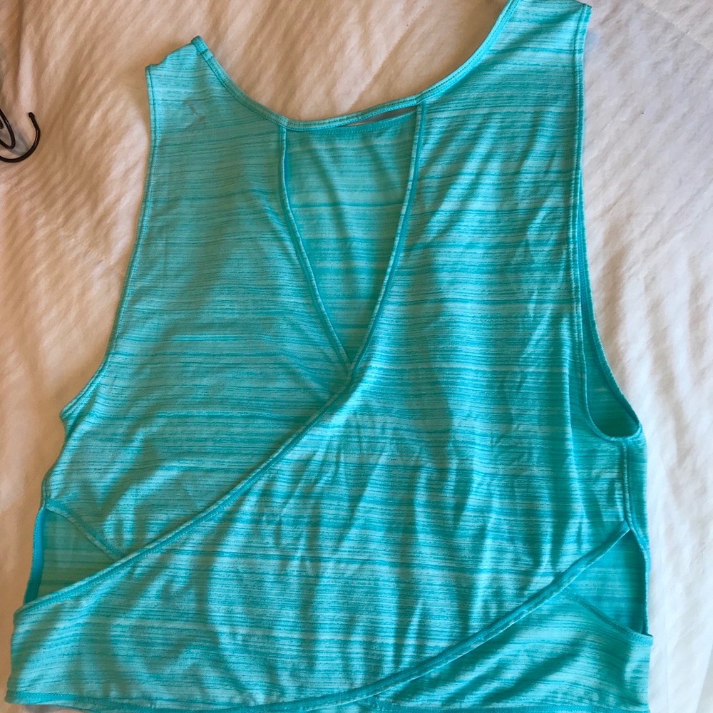 Workout Top - Picture 2 of 3